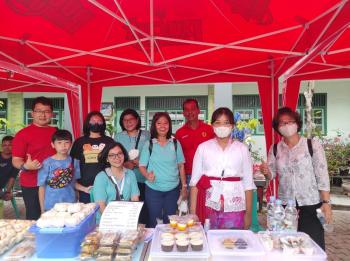 Wanita Katolik RI Cabang Tanjung Karang Bersama Panitia Pembangunan Gereja Katedral Kristus Raja Tanjung Karang Gelar Bazar dalam Perayaan Pesta Pelindung Gereja Kristus Raja Semesta Alam