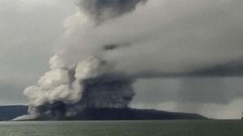 Sepanjang Jumat, Gunung Anak Krakatau Erupsi Sebanyak 3 kali