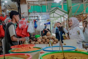 Cek Langsung ke Pasar, Wagub Jihan Pastikan Stabilitas Harga, Stok dan Pasokan Bahan Pangan