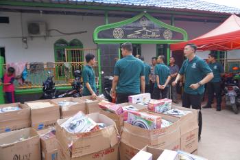 Emersia Hotel & Resort Bandar Lampung Salurkan Bantuan untuk Korban Banjir di Way Lunik   