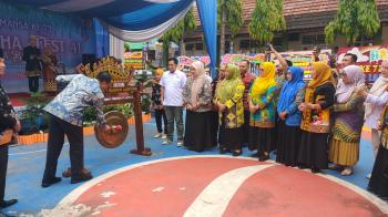 Semarak Milad Ke-72 SMAN 1 Bandar Lampung. Alumni Kembangkan Potensi Siswa