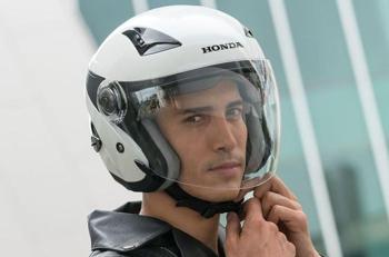 Bersih adalah Kunci, Mengulik Korelasi Helm Bersih dan Safety