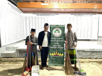 Santri Dukung Ganjar Jalin Silahturahmi ke Pondok Pesantren Darul Maâ€™arif Lampung