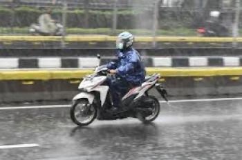 Hindari Kebiasan Buruk Saat Berkendara