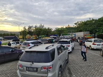 Antrian Kendaraan di Pelabuhan Bakauheni Bikin 