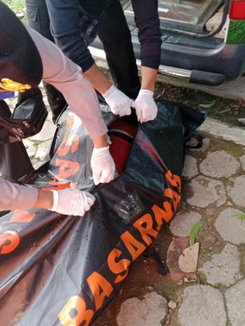 Tim Sar Gabungan Temukan Korban Tenggelam Di Pantai Logending