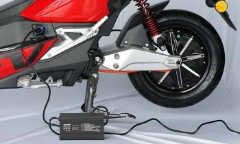 Berapa Lama Waktu Cas Motor Listrik, Ini Penjelasannya