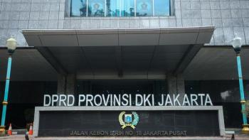 PDIP Memberikan Sanksi Tegas Kepada Anggota DPRD DKI yang Kepergok MainÂ GameÂ SaatÂ Rapat