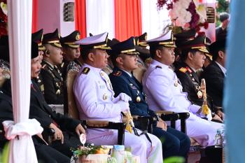SINERGI TNI-POLRI: DANBRIGIF 4 MAR/BS DAN IBU KETUA CABANG 7 PG KORMAR HADIRI PERINGATAN HUT BHAYANGKARA KE-79 DI POLDA LAMPUNG
