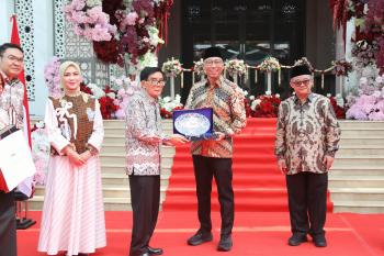 Mendikdasmen Meresmikan Secara Langsung Emer Islamic Boarding School di Lampung