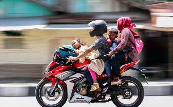 Cara Aman & Nyaman Boncengin Anak di Bawah 5 Tahun
