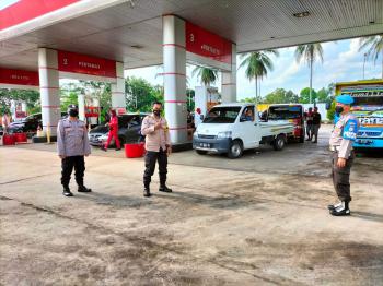 BBM Naik, Polres Lamtim Terjunkan 30 Personel Amankan SPBU