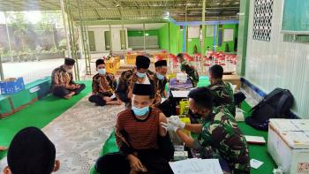 Santri Pondok Pesantren Mambaul Hikmah Kembali Terima Vaksin