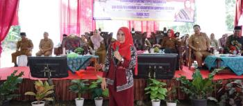 Road Show, Duta Swasembada Gizi Hj.Winarni Berikan Pembinaan Tim TPPS Di Palas