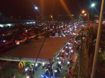 Mulai Padat, Pelabuhan Bakauheni Disuguhi Perang Klakson