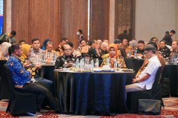 Pj.Gubernur Lampung Tekankan Pentingnya Konektivitas Infrastruktur Jalan Untuk Ketahanan Pangan dan Energi Pada Seminar Hari Jalan 2024 