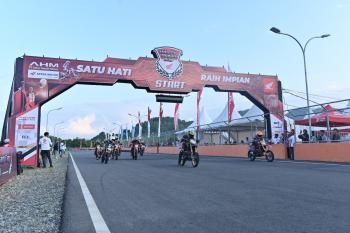 Ajak Pecinta Balap Melesat di Sirkuit, Honda Dream Cup Buka Kelas Baru Vario 160