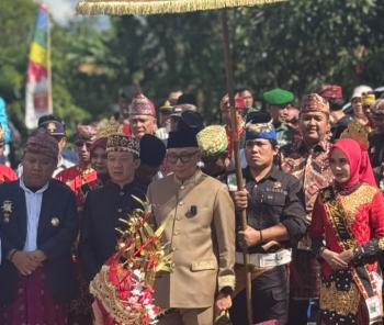 Prosesi Angkon Muakhi, Gubernur Lampung Sandang Gelar Adat Suntan Tihang Marga