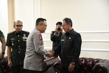 Mingrum Gumay Hadiri Pisah Sambut Kapolda Lampung Mingrum Gumay Hadiri Pisah Sambut Kapolda Lampung
