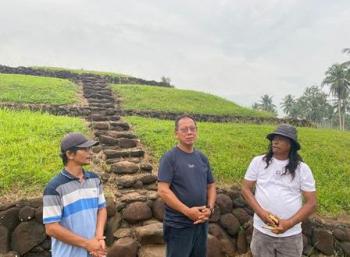 Mingrum Gumay Kunjungi Taman Purbakala