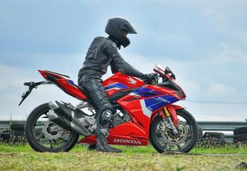 Standar Tengah Motor CBR250RR Ternyata Memiliki Banyak Fungsi