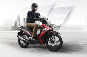 Gimana Sih Caranya Naik Motor Biar Irit Bensin?