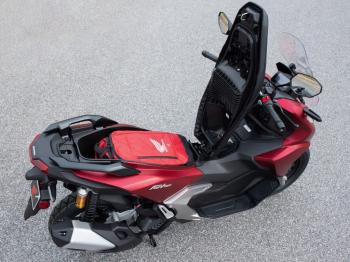 Bisa Muat Lebih Banyak, Segini Kapasitas Bagasi Honda ADV160 