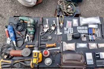Grebek Home Industri Senpi Rakitan di Way Kanan, Polisi Sita Dua Pucuk Senjata 