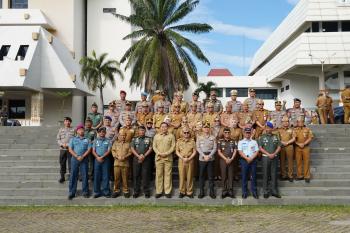 Pj. Sekdaprov Lampung Pimpin Upacara Bulanan, Apresiasi Sinergi Pemerintah Daerah dan Forkompinda Jaga Kondusifitas di Provinsi Lampung