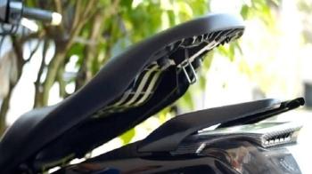 Mau Jok Motor Awet, Hindari Menyimpan Barang-barang Ini   
