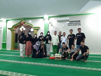 FKPPIB Bebersih Masjid dan Bagi Takjil