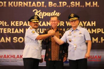 Sekda Provinsi Lampung Fahrizal Darminto Menghadiri Acara Serah Terima Jabatan Kepala Kantor Wilayah Kementerian Hukum dan Ham Lampung