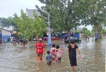 PLN Gerak Cepat Amankan Pasokan Listrik saat Banjir di Provinsi Lampung