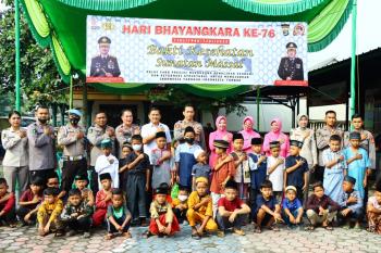 Sunatan Massal Dalam Rangka HUT Bhayangkara Ke 76