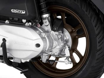Pentingnya Mengganti Oli Transmisi Motor Matic Secara Rutin 
