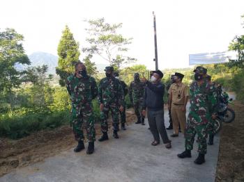 Kasrem 072/Pamungkas Tinjau Sasaran TMMD Mangli