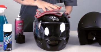 Cegah Kotor dan Bau, Sebaiknya Seberapa Sering Helm Dicuci?