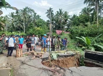 Warga Resah Jembatan Putus, Bupati Pesawaran: Segera Buat Jalan Alternatif