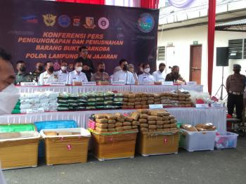 Hasil Tangkapan, Barang Bukti Narkoba Bernilai Ratusan Miliar RupiahÂ Dimusnahkan Polda LampungÂ 