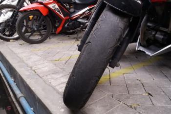 Ban Motor Sudah Tipis, Perlu di Ganti Apa Masih Bisa di Pakai 