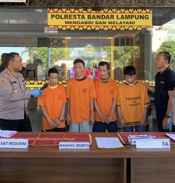 Teman Tongkrongan Kompak Bobol Gudang, 4 Ditangkap, 2 Masih Kabur   
