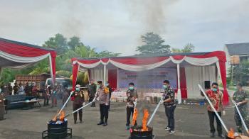 Kejari Bandar Lampung Musnahkan Barang Bukti dari 373 Perkara Pidana, Dari Narkotika Hingga Kosmetik Ilegal