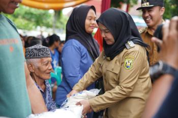 Pemerintah Kota Bandar Lampung Distribusikan Bantuan Beras untuk Kesejahteraan Keluarga