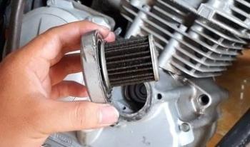 Filter Oli Mesin Motor Kurang Kencang, Ini Dampaknya