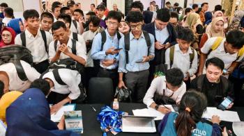 Janji 19 Juta Lapangan Kerja: Antara Angka Statistik dan Realita di Lapangan