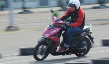 Honda BeAT FI Tiba-tiba Ngegas Sendiri? Ini Penyebab Sepele dan Cara Mengatasinya!