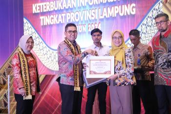Pj Sekda Provinsi Hadiri Kegiatan Anugerah Keterbukaan Informasi 2024 