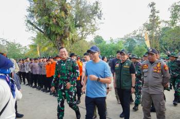 Pimpin Gerakan Radin Inten Asri, Gubernur Mirza Perkuat Budaya Gotong Royong Jaga Pesisir Lampung