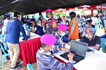 Wujudkan Herd Immunity, KORPS Marinir TNI AL Bersama Dinas Kesehatan Papua Barat Gelar Serbuan Vaksinasi Massal Di Kota Sorong