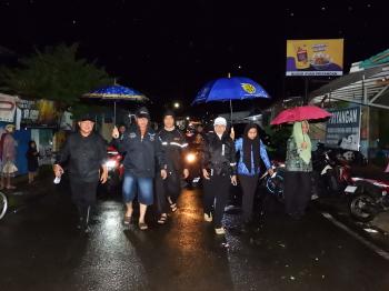 Pemkot Langsung Turun Salurkan Bantuan Beras dan Sembako Bagi Korban Banjir